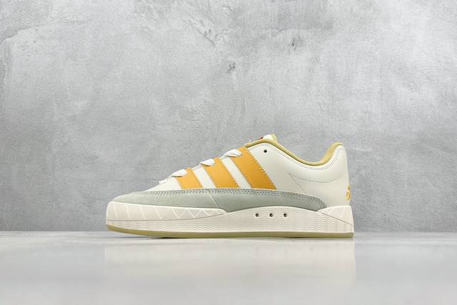 Xl版 Adidas Adimatic Low 马蒂奇系列低帮 复古鲨鱼面包鞋运动休闲滑板板鞋 整个鞋面由色彩艳丽的麂皮制成 搭配品牌标志性大尺寸三条纹 Log