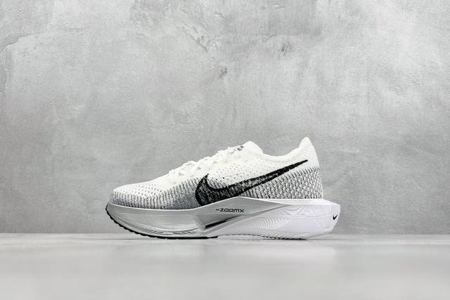 Nk Zoom Vaporfly Next 3% 编织飞线马拉松三代超级休运动跑鞋 Dv4129-100 保留了nk Systeml的突破性产品科技 且在这个基