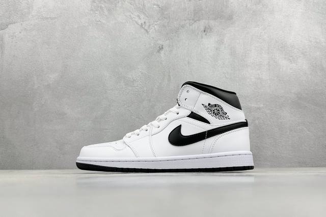 Air Jordan 1 Mid Aj1 中帮篮球鞋 全新批次 原装原模大底 全鞋原厂定制皮料 手感细腻正确折边工艺 完美细节诠释 货号 Dq8426-132