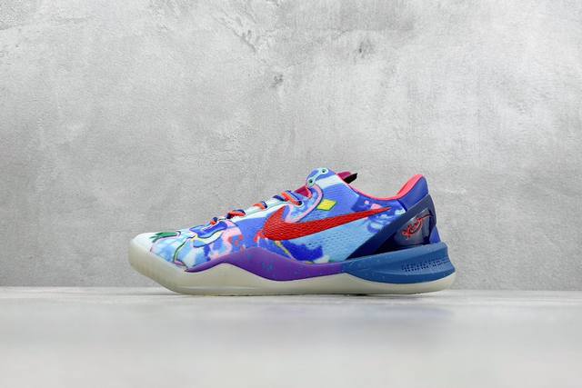 R版 Nike Kobe 8 System 科比八代 内置元年缓震气垫 原装碳板加持 延续了前几代的设计风格 依然是以轻盈和灵动为主题 设计师ericavar采