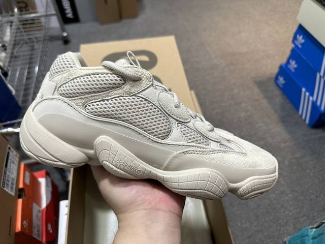 S2纯原 Yeezy 500 Desert Rat 灰白色 Db2908 圈内高端卖家首选 完美零瑕疵 冲正绝不翻车 万邦原厂翻毛、甩纹牛皮 内置adipren