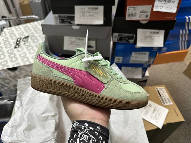 Puma Palermo Og经典休闲板鞋 彪马 防滑耐磨低帮德训板鞋 孔眼底座和脚趾凸起由绒面革材料制成 支持侧踏时的踏步工作 脚背和侧板采用尼龙网布 即使在