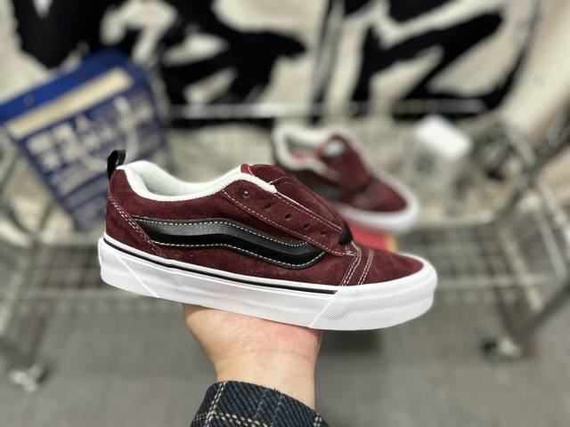 Vans Classics Knu Skool 范斯官方 酒红厚鞋舌面包鞋 Vans超火的土豆鞋，复古经典，鞋头放大、包边上移加厚、鞋舌加厚。Vans Clas