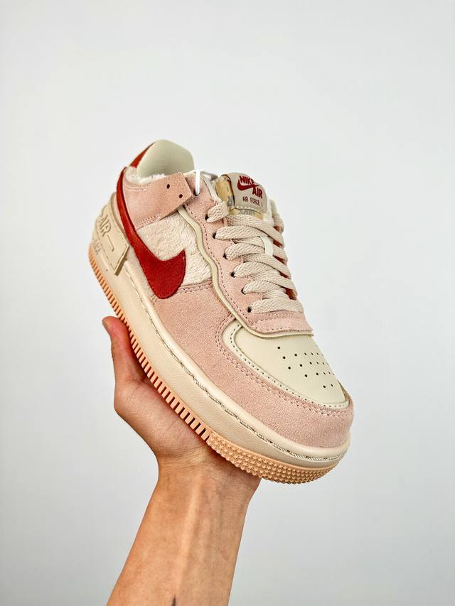 Air Force 1 Shadow 轻量增高低帮百搭板鞋 拼接马卡龙 全新少女系解构主义设计 双层轻量eva发泡中底+防滑rb橡胶外圈底鞋底 货号：Dz470