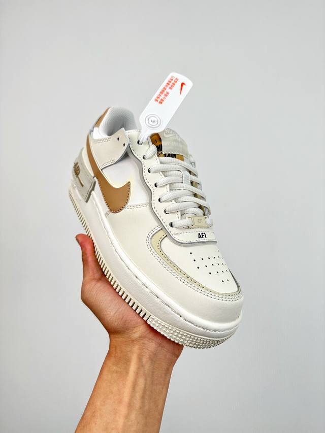 Air Force 1 Shadow 轻量增高低帮百搭板鞋 拼接马卡龙 全新少女系解构主义设计 双层轻量eva发泡中底+防滑rb橡胶外圈底鞋底 货号：Ci091