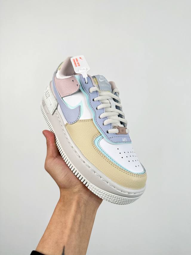 Air Force 1 Shadow 轻量增高低帮百搭板鞋 拼接马卡龙 全新少女系解构主义设计 双层轻量eva发泡中底+防滑rb橡胶外圈底鞋底 货号：Ci091