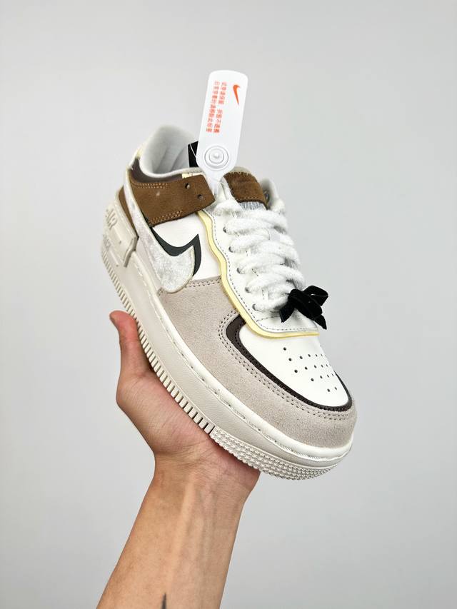 Air Force 1 Shadow 轻量增高低帮百搭板鞋 拼接马卡龙 全新少女系解构主义设计 双层轻量eva发泡中底+防滑rb橡胶外圈底鞋底 货号：Fb185