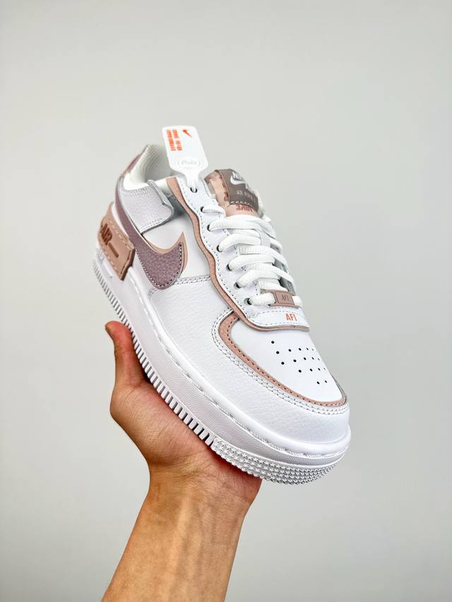 Air Force 1 Shadow 轻量增高低帮百搭板鞋 拼接马卡龙 全新少女系解构主义设计 双层轻量eva发泡中底+防滑rb橡胶外圈底鞋底 货号：Ci091