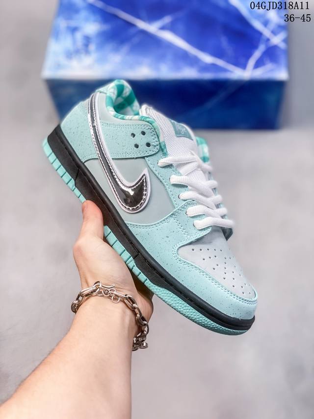 公司级带半码 耐克nike Sb Dunk Low 扣篮系列复古低帮休闲运动滑板板鞋。采用脚感柔软舒适zoomair气垫，有效吸收滑板等极限运动在落地时带来的冲