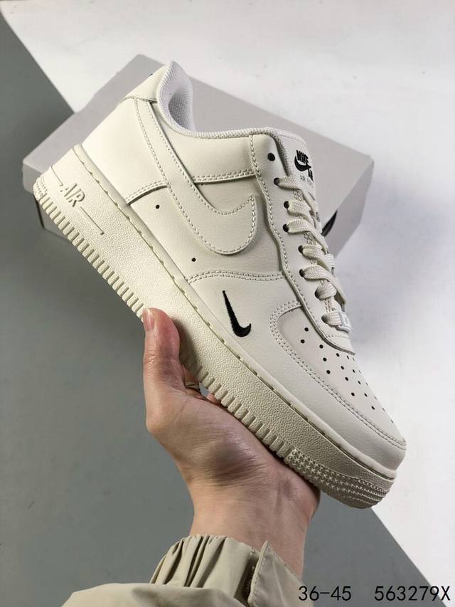 公司级真标带半码！ 耐克nike Air Force 1 Low 空军一号 低帮百搭休闲运动板鞋 柔软、弹性十足的缓震性能和出色的中底设计，横跨复古与现代的外型