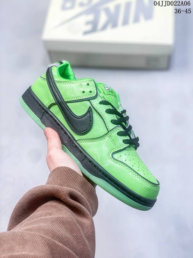 公司级带半码 耐克nike Sb Dunk Low 扣篮系列复古低帮休闲运动滑板板鞋。采用脚感柔软舒适zoomair气垫，有效吸收滑板等极限运动在落地时带来的冲