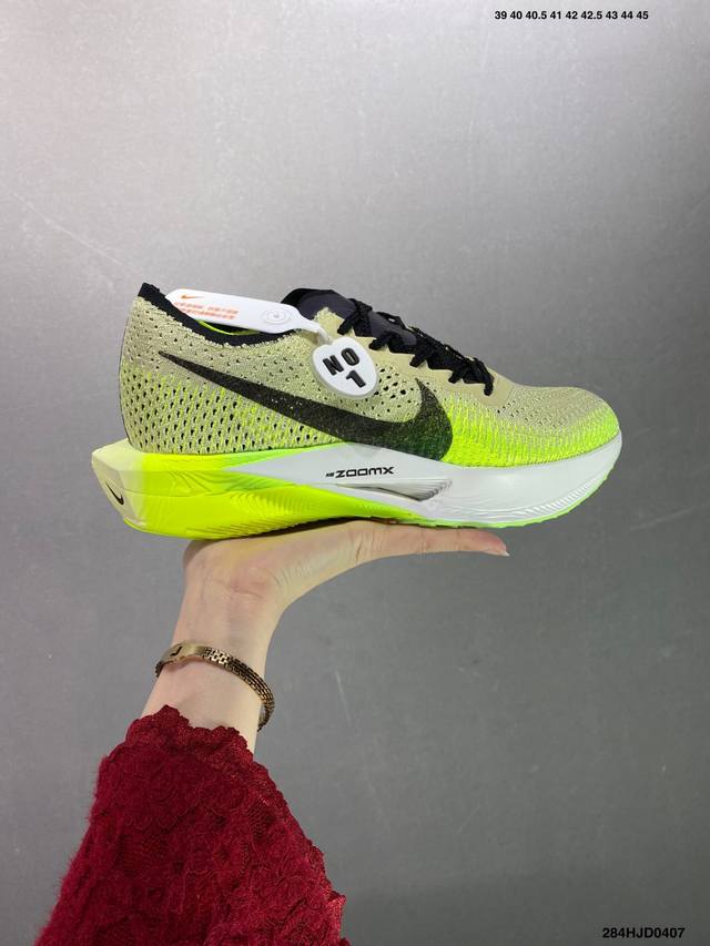 公司级nike Zoomx Vaporfly Next%3 减震马拉松跑步鞋 充正版本 原楦原纸版数据开发版型 采用同源数据开发flyknit织物融合tpu丝半