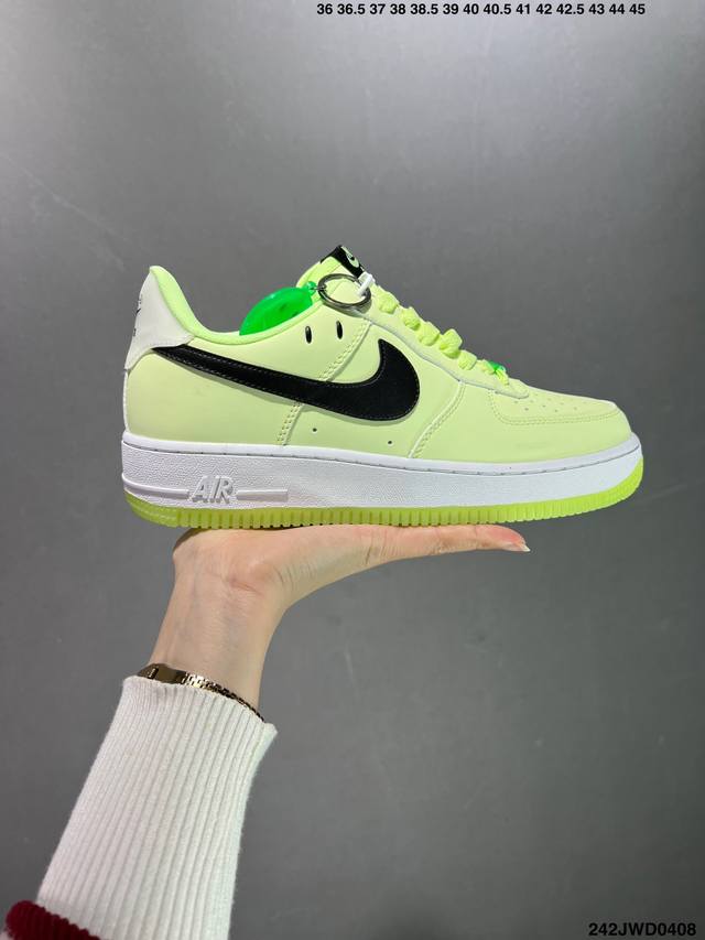 公司级air Force 1 ‘07 Low 原楦头原纸板 打造纯正空军版型 #专注外贸渠道 全掌内置蜂窝气垫 #原盒配件 原厂中底钢印、拉帮完美 官方同步上架