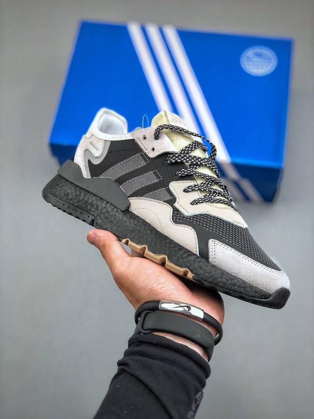 Nite Jogger Boost 三叶草 联名夜行者 货号：Cg5951复古跑鞋原厂材料 原厂大底 私家独模 网布搭配麂皮拼接打造鞋面 极具复古风格鞋头及鞋跟