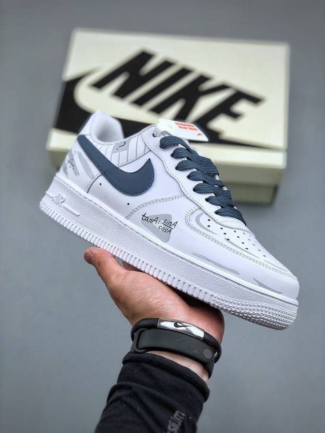 Nike Air Force 1 Low 07 原楦头原纸板 打造纯正低帮空军版型专注外贸渠道 全掌内置蜂窝气垫 原盒配件 原厂中底钢印、拉帮完美 官方货号：C