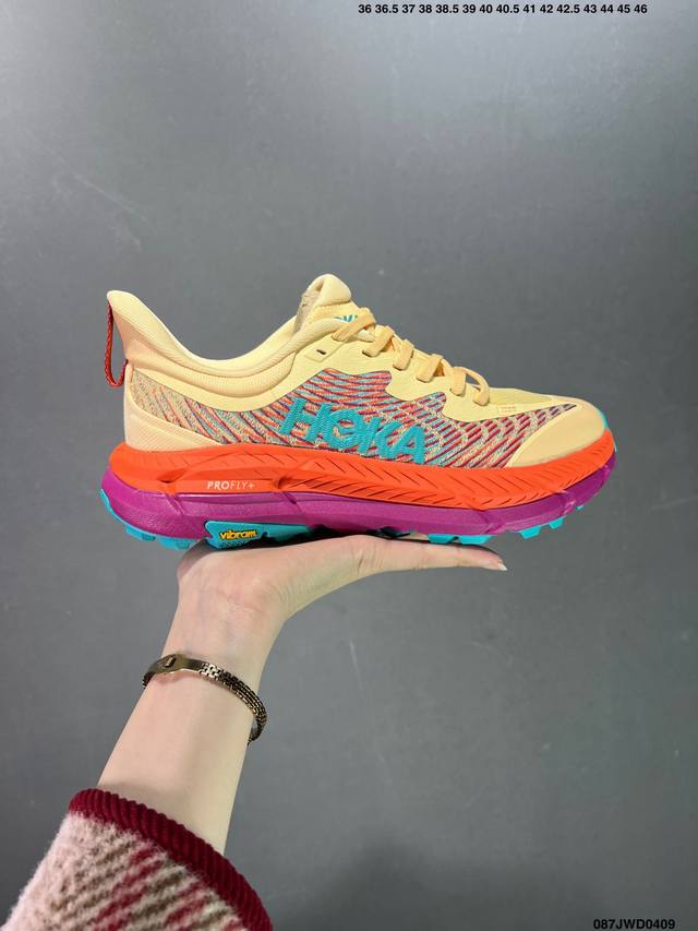 公司级hoka One One Mafate Speed 4 全新配色 创立于2009年，始终致力于为所有跑者提供更新、更好的跑步 装备。相比常规跑鞋，Hoka