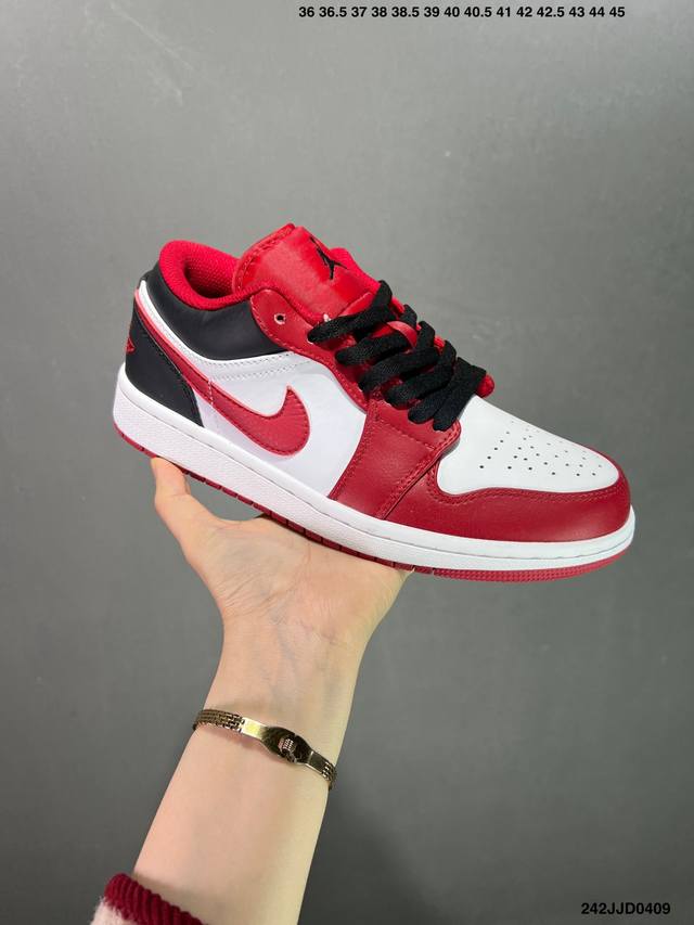 Air Jordan 1 Low Aj1乔1低帮休闲板鞋 同步官方配色 市场唯一独家头层皮打造 原鞋原档案开发 原厂皮料 原档冲孔鞋头 正确满胶鞋垫 四线拉帮