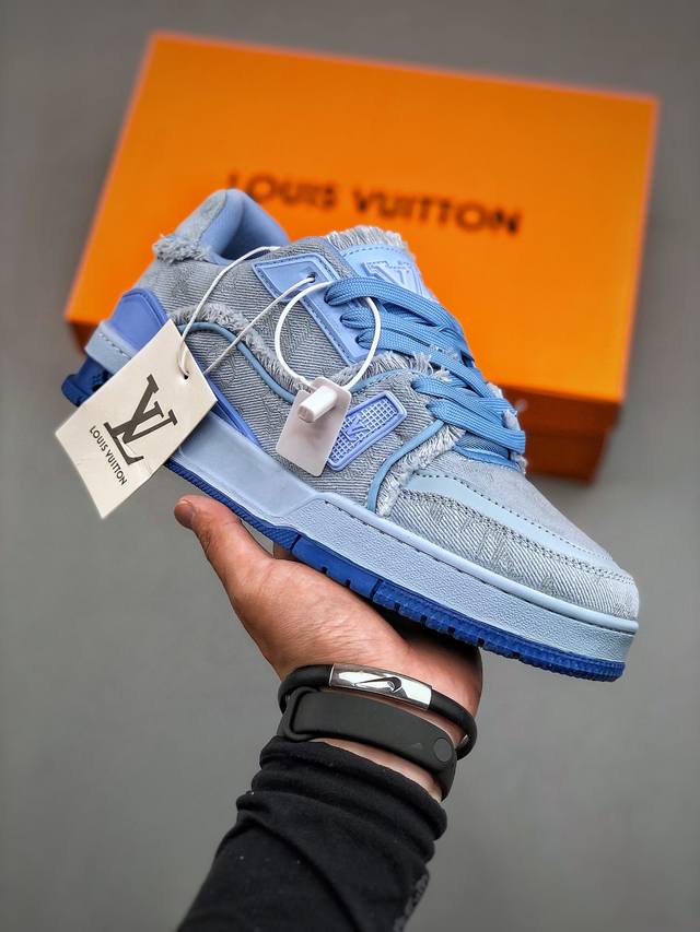 Louis Vuitton Trainer Sneaker Low Lv路易威登低帮板鞋 完美清洁度 正确一致tpr光泽组合鞋底 耐弯折滴塑支持片 原版购入历时