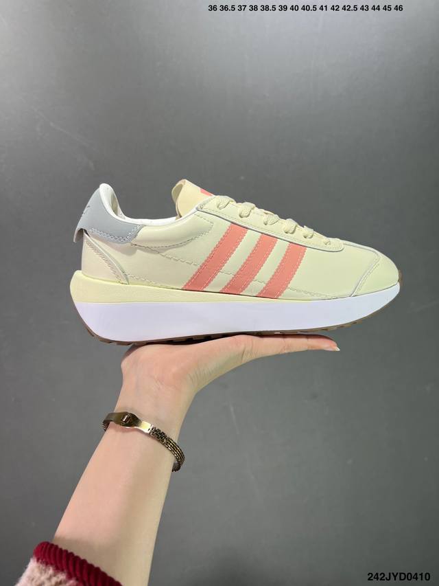 公司级adidas Originals Country 经典三条纹系列 防滑耐磨轻便低帮运动鞋 搭配锯齿三条纹和别致鞋跟 造型利落亮眼 力求成为日常穿搭“主力军