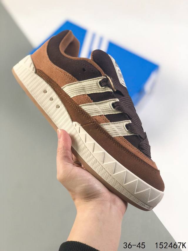 真标带半码！ 阿迪达斯 Adidas Adimatic Hm马蒂奇系列低帮复古鲨鱼面包鞋运动休闲滑板板鞋 整个鞋面由牛皮二层革制成，搭配品牌标志性大尺寸三条纹