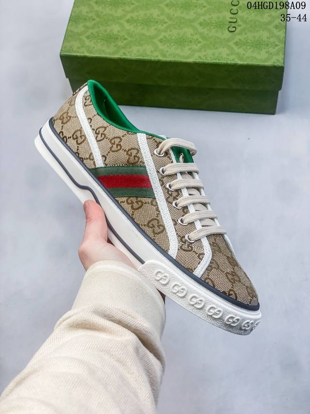 Tennis 1977 Print Sneaker 轻奢单品 独家原装版本渠道原装订单 官网 2020Ss春季新色 奢品牌gu古驰 Tennis 1977 Pr