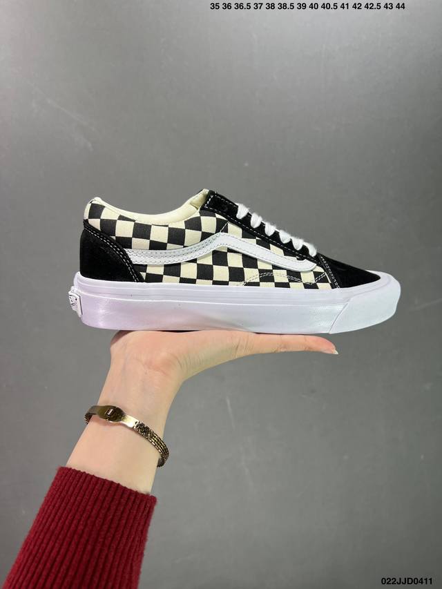 Vans Classics Knu Skool 苏格兰格纹拼接 厚鞋舌面包鞋 Vans联名超火的土豆鞋，复古经典，鞋头放大、包边上移加厚、鞋舌加厚。Vans C