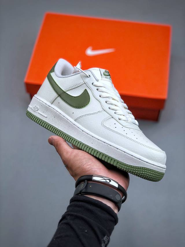 Nike Air Force 1 Low 公司级原楦头原纸板 打造纯正空军版型专注外贸渠道 全掌内置蜂窝气垫 原盒配件 原厂中底钢印、拉帮完美 官方货号：Dv3