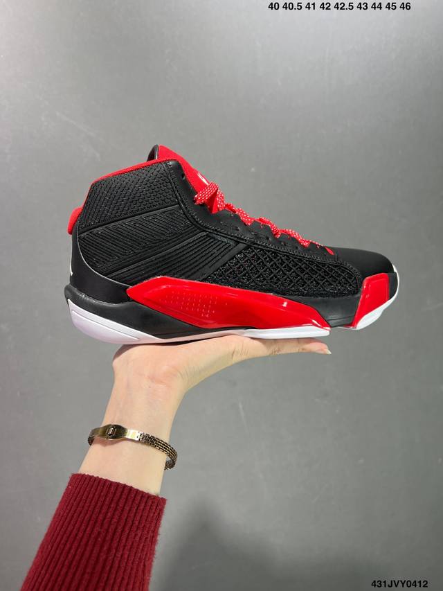 公司级aj36 蓝色 网面 Air Jordan 36 篮球鞋 这款air Jordan Xxxvi产品采用白色鞋面，采用网眼和皮革混合制成，下方隐藏着彩色图案