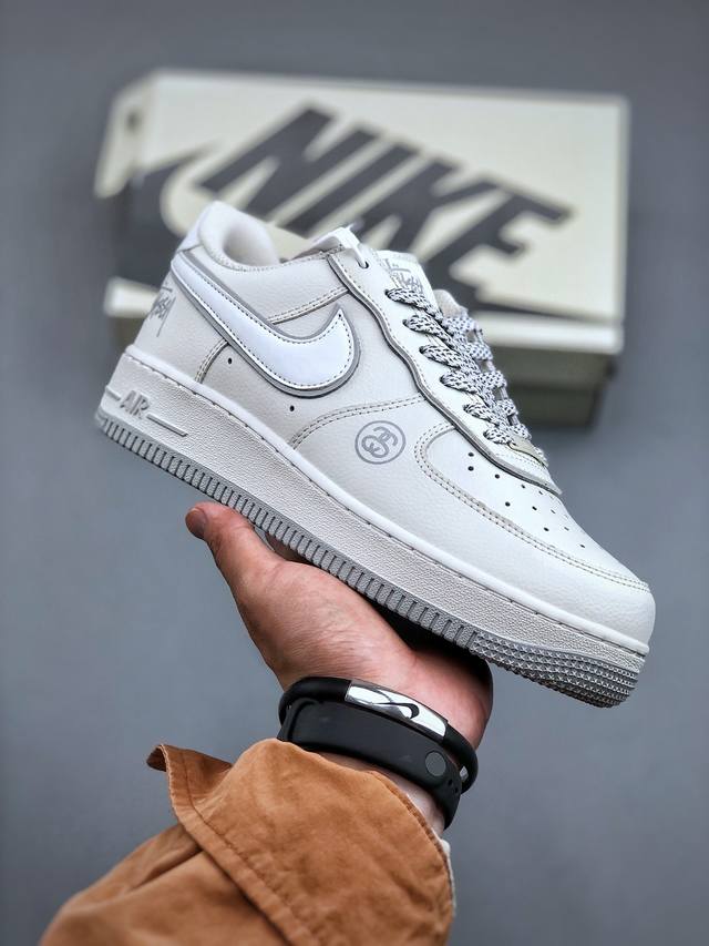 Nike Air Force 1 Low 公司级原楦头原纸板 打造纯正空军版型专注外贸渠道 全掌内置蜂窝气垫 原盒配件 原厂中底钢印、拉帮完美 官方货号：Fv5