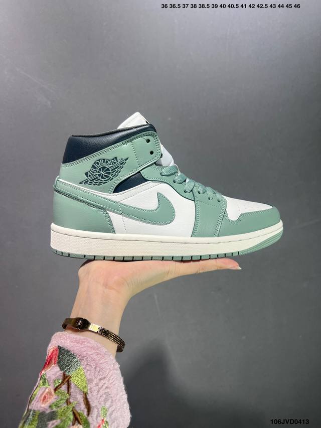 公司级 Air Jordan 1 Mid Aj1 乔1中帮休闲运动板鞋 Bq6472-105 #市售最高品质 原鞋开发 大厂代工流水线打造 公司货既视感 细节随