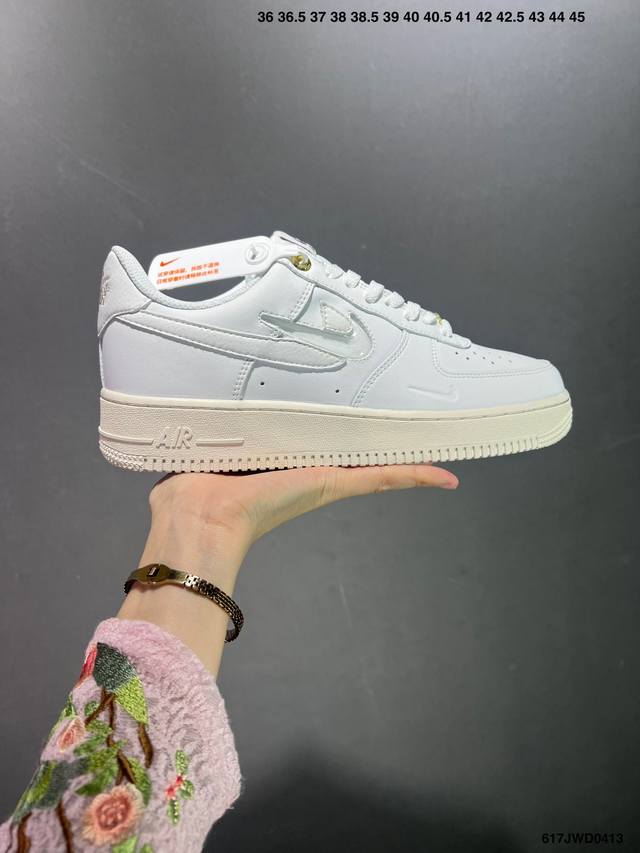 公司级nk Air Force 1‘07 Low ”Join Forces“ 空军一号低帮休闲板鞋 Dq7664-100 #鞋面竟有三种 Swoosh！鞋款整体