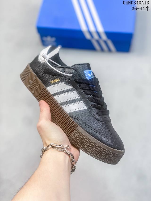 Adidas阿迪达斯.三叶草campus 00S 面包鞋复古休闲板鞋。千禧回潮！Adidas Campus 00S 经典再现！面包化的campus鞋款在今年受到