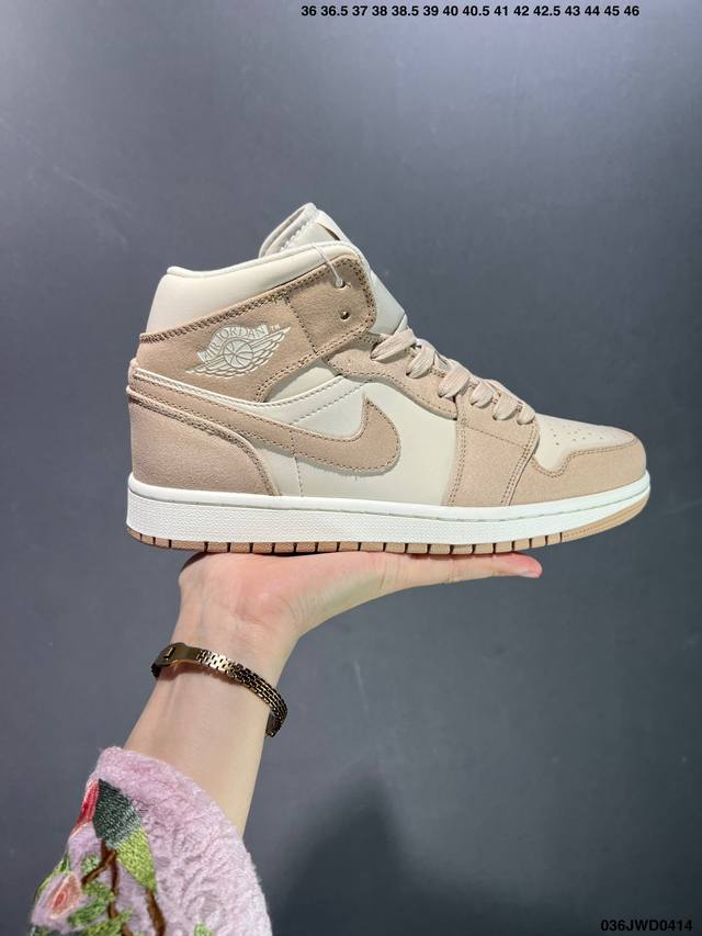 公司级 Air Jordan 1 Mid Aj1 乔1中帮休闲运动板鞋 #市售最高品质 原鞋开发 大厂代工流水线打造 公司货既视感 细节随意对比 货号：Fj34