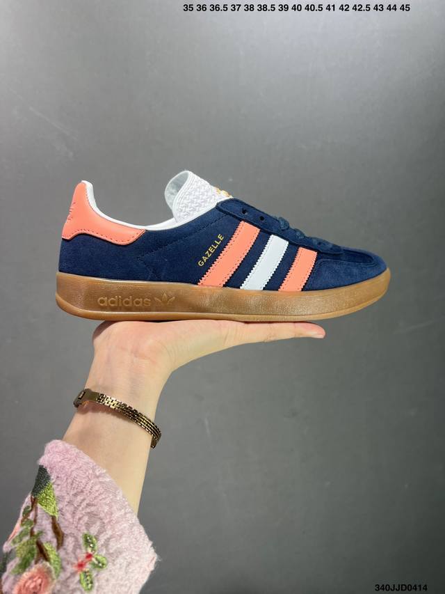 Adidas Originals Gazelle Lndoor 百搭 舒适 减震 耐磨 低帮 板鞋 男女同款 此款鞋采用近几年比较流行的版型设计，外观时尚大气。