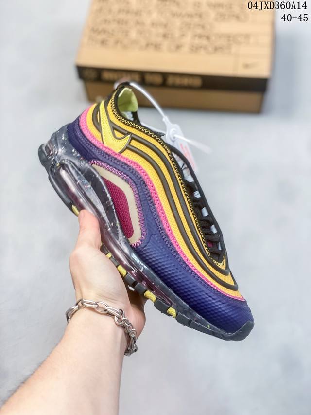 Nike Air Max 97 Fen耐克97子弹头气垫 小潘气垫 、细节、走线、简约搭配，巧妙的运用了 Air Max 97 的鞋面条纹设计。全掌大容量 Ni