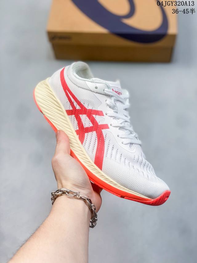 Asics Magic Speed 亚瑟士magic Speed系列碳板竞速跑步鞋鞋款采用亚瑟士ff Blast Cushioning中底设计，为运动中带来回弾