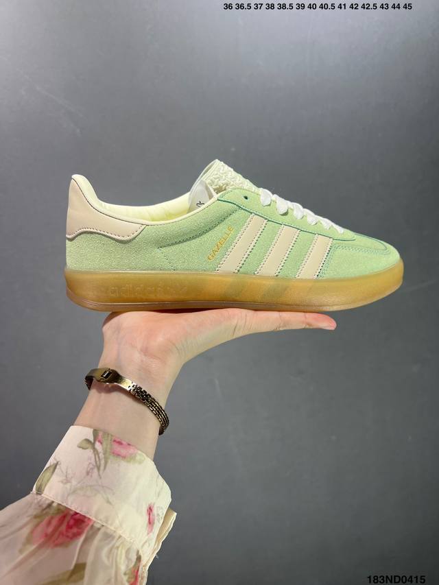 Adidas Gazelle Indoor Trainers 羚羊内训系列低帮复古百搭休闲运动德训风板鞋“麂皮抹茶绿米白生胶底”Ie2948 尺码：36-45