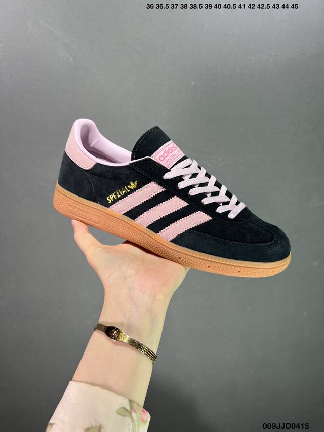 Adidas Ordinals Handball Spzl 粉黑 此款鞋采用近几年比较流行的版型设计，外观时尚大气。鞋底采用耐磨的材质，穿上它，让您感觉到舒适的