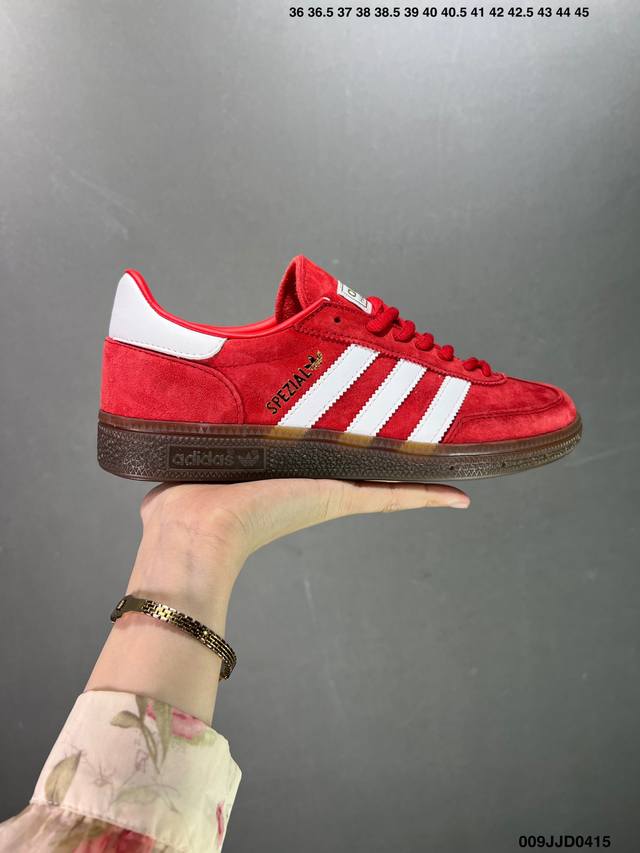 Adidas Ordinals Handball Spzl 粉黑 此款鞋采用近几年比较流行的版型设计，外观时尚大气。鞋底采用耐磨的材质，穿上它，让您感觉到舒适的