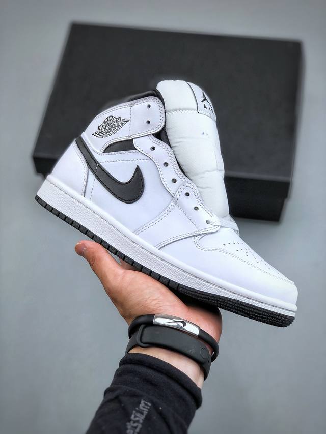 过验版本 Nike Air Jordan 1 Mid Aj1 乔1白黑 目前市售最高品质出货 原鞋开发 平台订单专用代工流水线打造 一眼公司货既视感 每一个配色