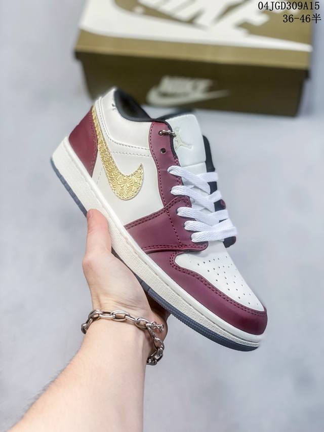 头层公司级真标带半码！ 耐克nike Air Jordan 1 Mid“ Aj1 乔1代 乔丹一代低帮经典复古文化休闲运动篮球鞋采用荔枝纹头层皮与牛剖革鞋面材质