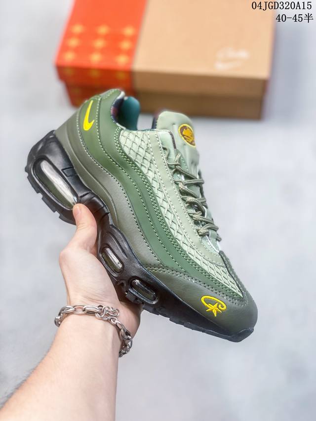 Nike 耐克 Air Max 95 潮流百搭 气垫缓震慢跑鞋 休闲防滑运动鞋！Nike耐克男鞋跑步鞋经典透气舒适运动鞋休闲鞋。为了迎接今年的世界地球日，Nik