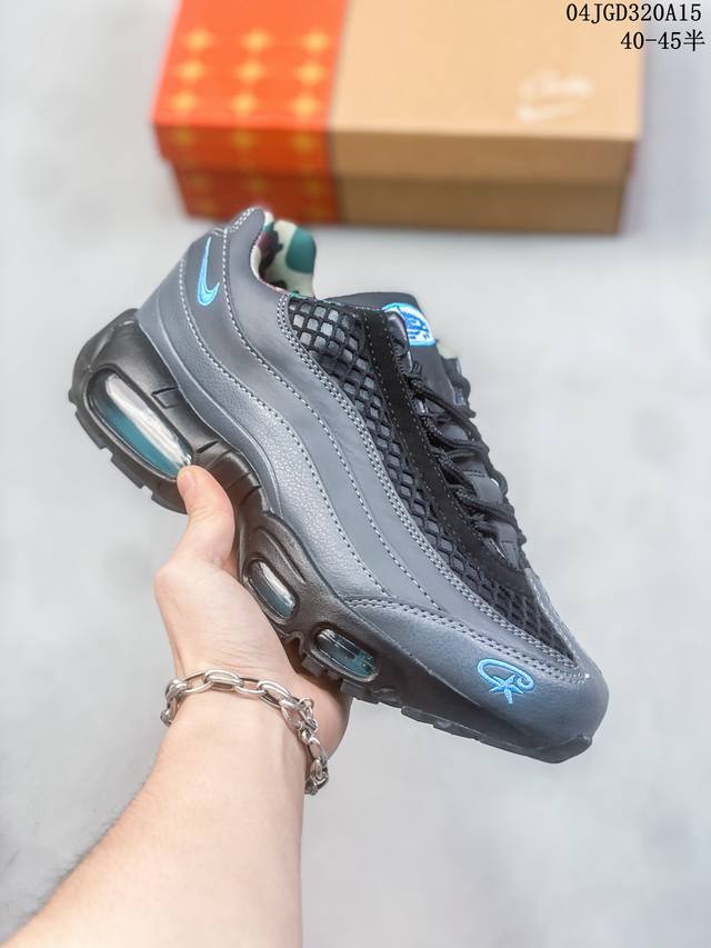 Nike 耐克 Air Max 95 潮流百搭 气垫缓震慢跑鞋 休闲防滑运动鞋！Nike耐克男鞋跑步鞋经典透气舒适运动鞋休闲鞋。为了迎接今年的世界地球日，Nik