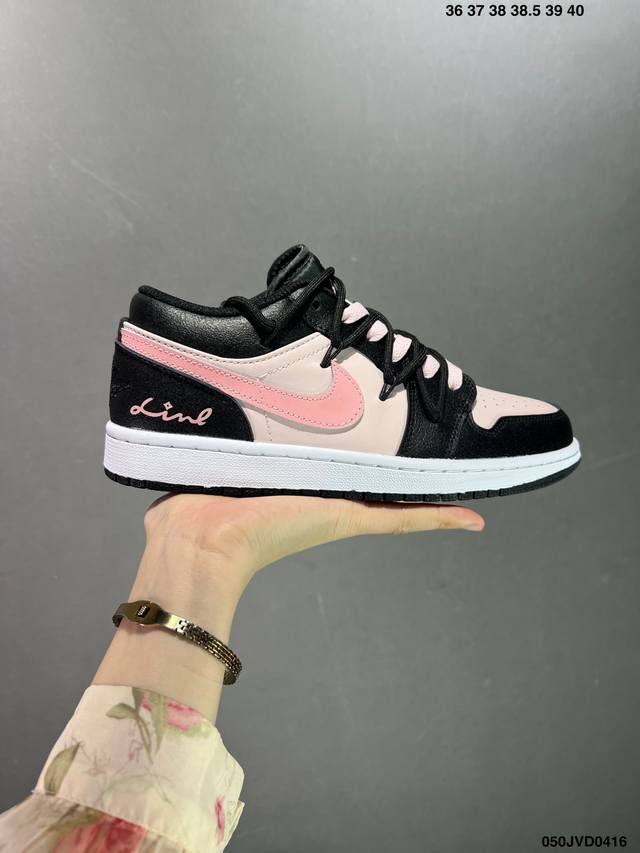 公司级耐克 乔丹air Jordan 1 Low Aj1 乔1 乔丹1代aj1 低帮复古文化休闲运动篮球鞋。该鞋款从 1985 年元年款汲取设计灵感，焕新演绎简