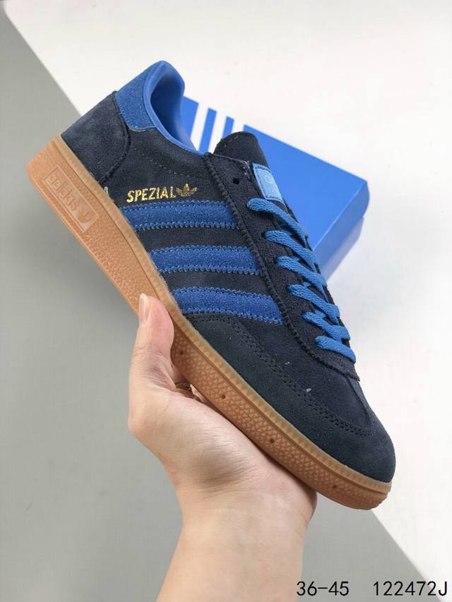 真标带半码！ Adidas Handball Spezial 阿迪达斯经典款 德训复古休闲板鞋 #全鞋采用反毛皮制作 牛筋耐磨大底 承载青春情怀的板鞋 经典三条