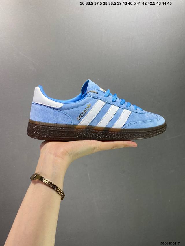 公司级adidas Ordinals Handball Spzl 蓝白 此款鞋采用近几年比较流行的版型设计，外观时尚大气。鞋底采用耐磨的材质，穿上它，让您感觉到