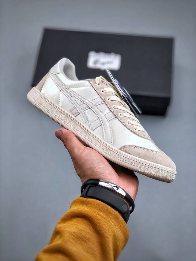 亚瑟士 Asics 日产经典老牌-鬼塚虎 Onitsuka Tiger Mexico 66 经典墨西哥系列复古板鞋 尺码：36-39 带半码