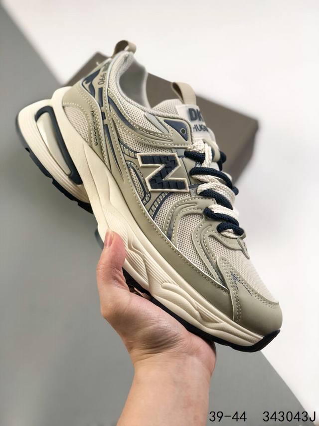 新百伦 New Balance Nb990系列 高端美产复古休闲跑步鞋 M990Gg3 #采用台产猪巴革及透气网眼材质 搭载全新碳素中底 后跟透明tpu水晶装饰