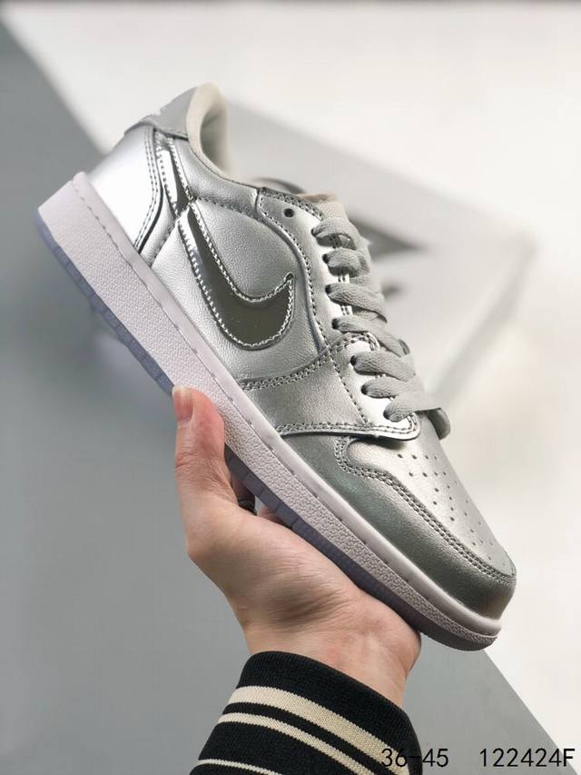 真标带半码！ 乔丹air Jordan 1 Low Aj1 Wh 乔1 漆皮 低帮复古文化休闲运动篮球鞋。凭借出色的性能和吸睛的外观， Air Jordan直是