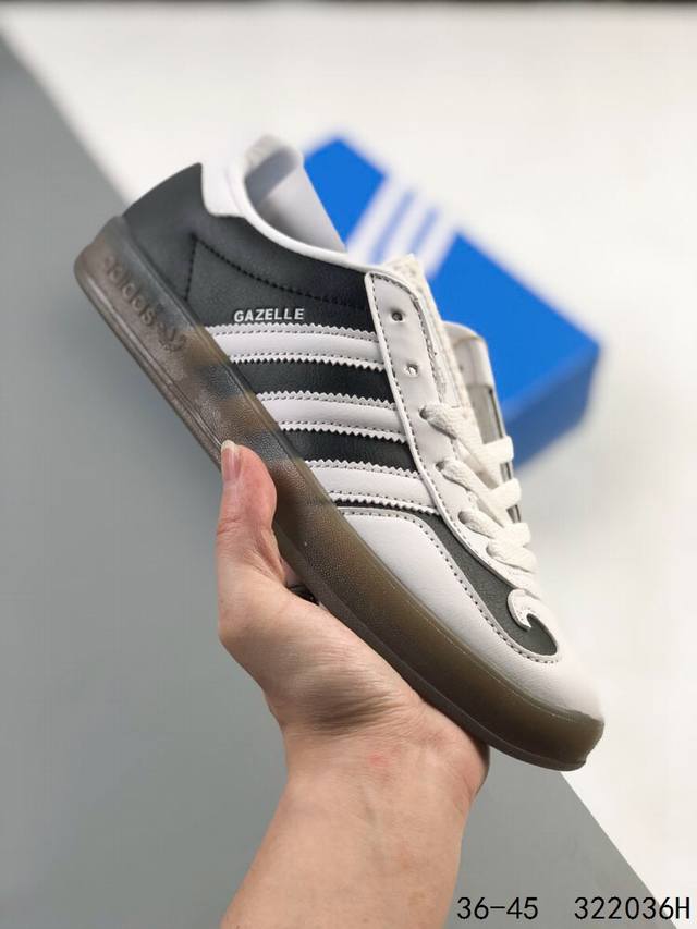 真标带半码！ 阿迪达斯adidas Gazelle 皮面 三叶草复古防滑耐磨低帮板鞋 鞋款采用柔软的皮革和耐用的皮革衬里融合在橡胶外底上！ 尺码:如图 Id：3